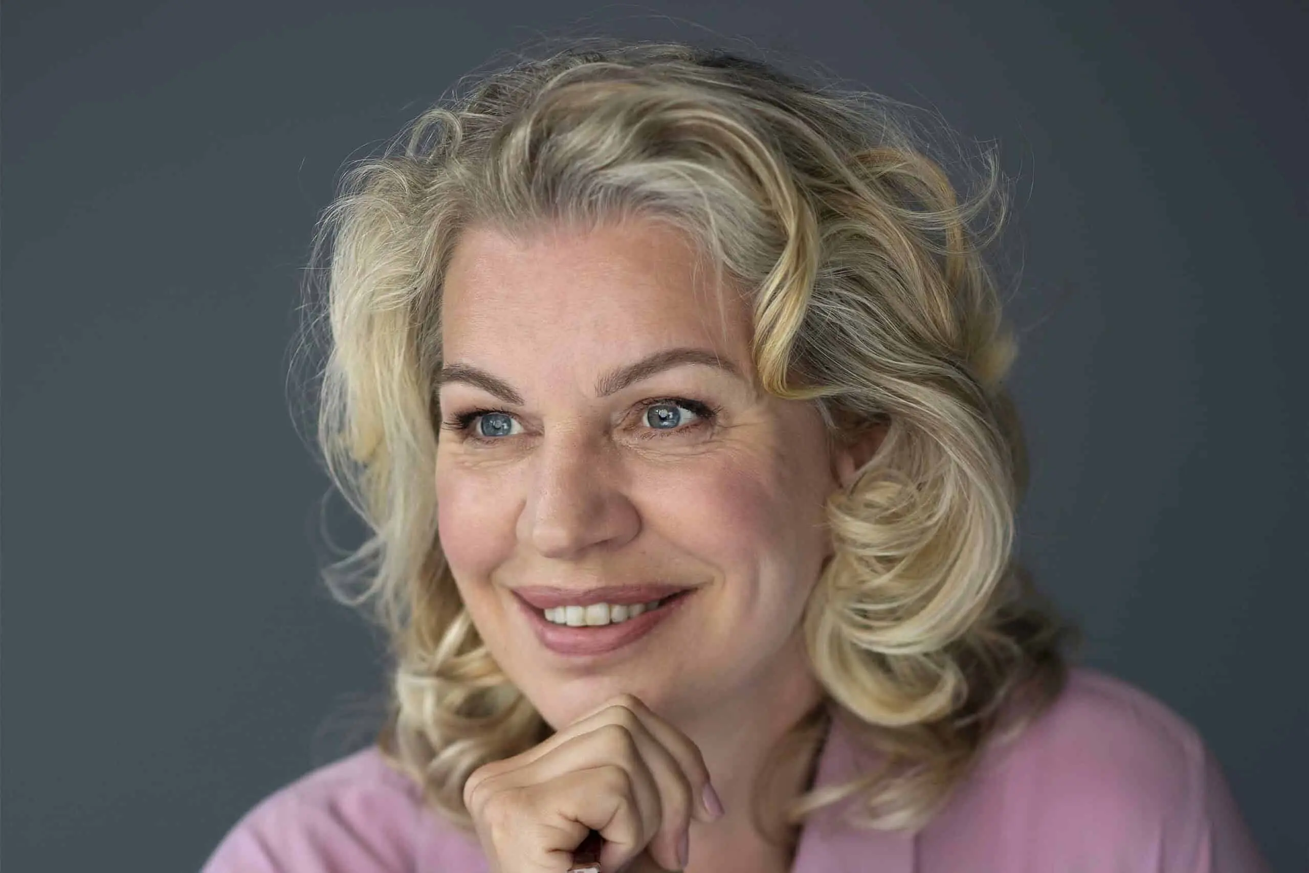 Annejet van der Zijl – foto Anja van Wijgerden Annejet van der Zijl - foto Anja van Wijgerden