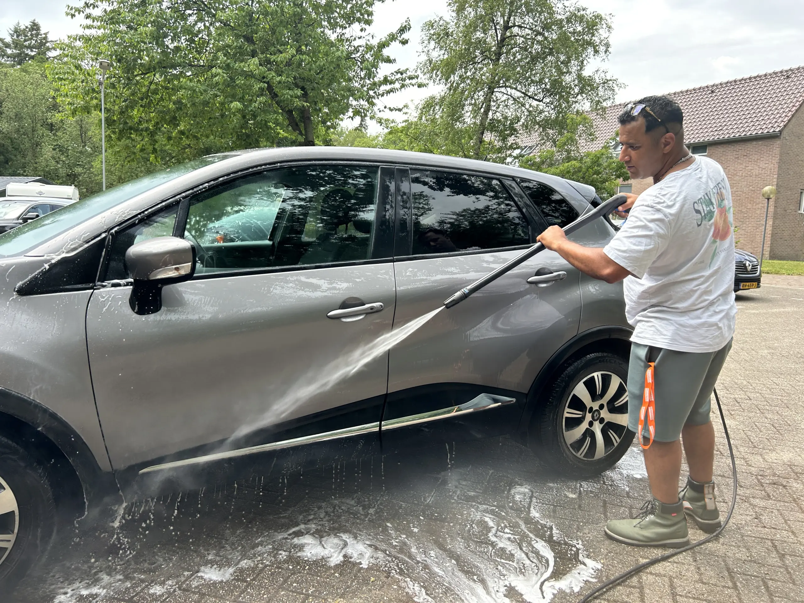 Auto’s wassen voor ALS