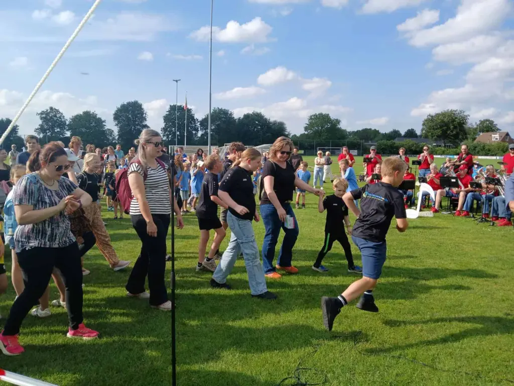 Eerste avond4daagse Diever-Wapse start vrolijk
