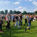 De kinderen starten met de Avond4Daagse
