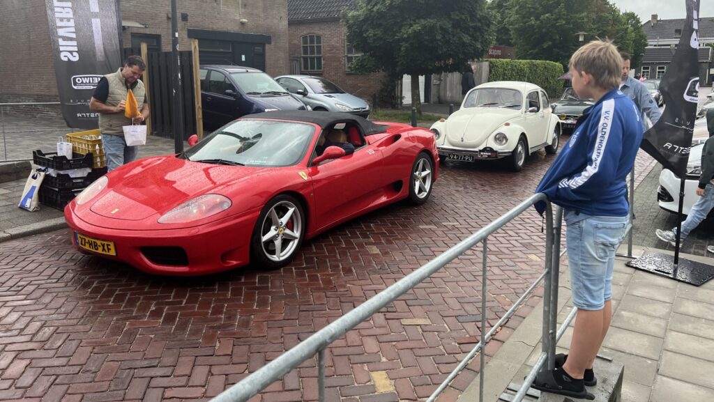 Zestig bijzondere auto's rijden de Silverlegrally