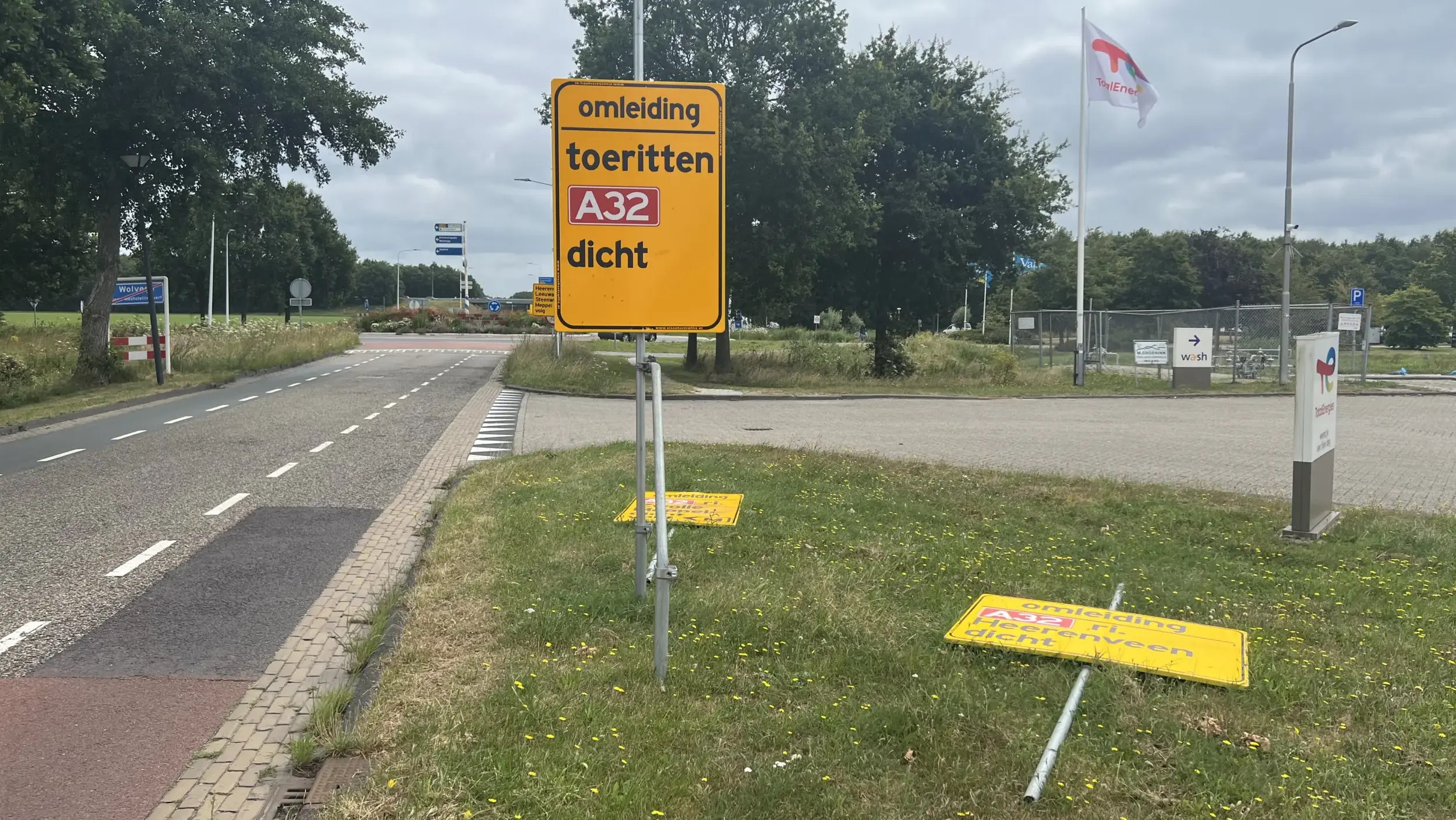 De toeritten naar de A32 bij Wolvega blijven langer dicht.