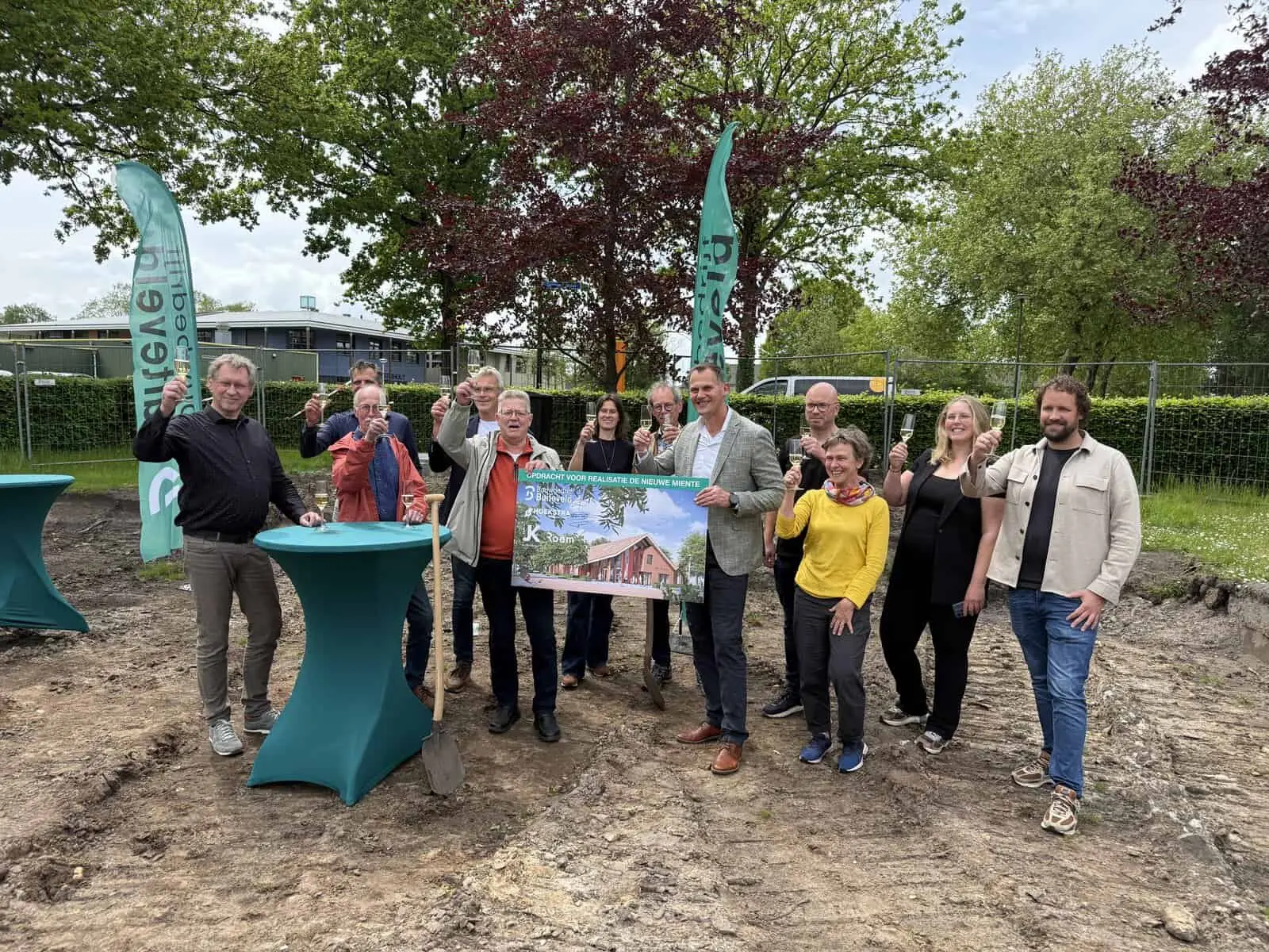 De ondertekening van de Aanneemovereenkomst voor de bouw van De nieuwe Miente (foto: De Werven).