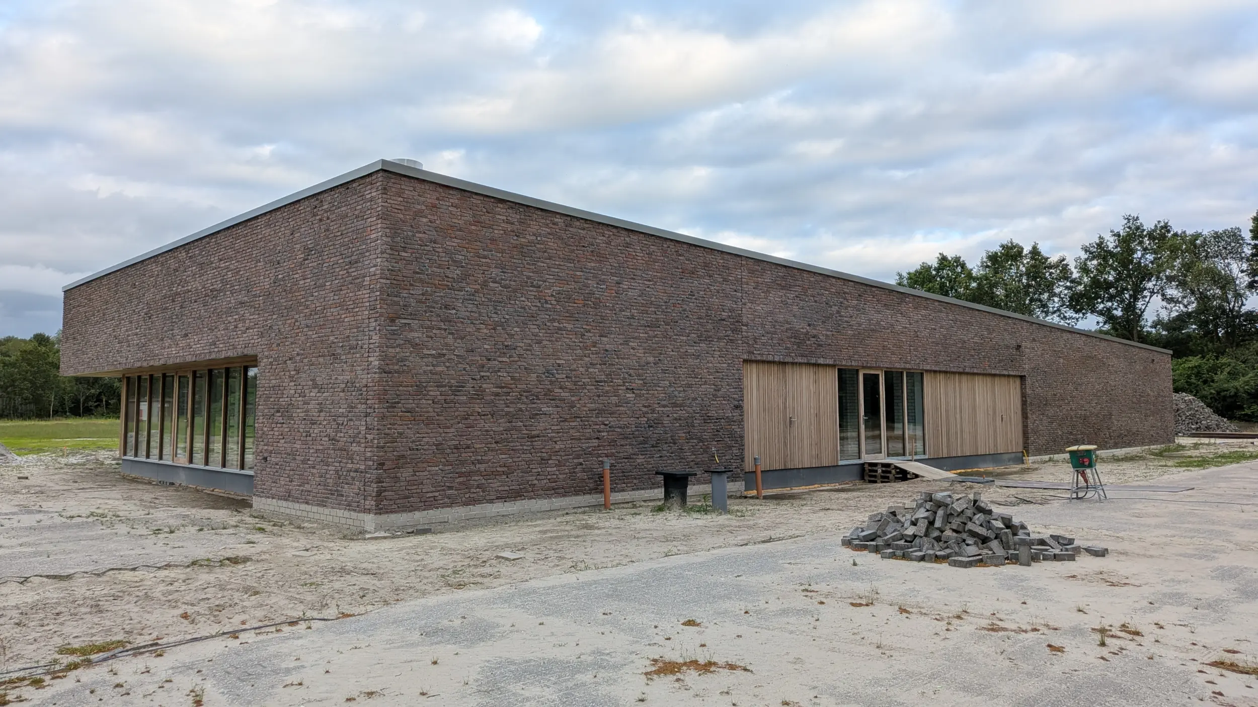 De voorkant van het nieuwe clubgebouw VV Havelte (foto de Werven).