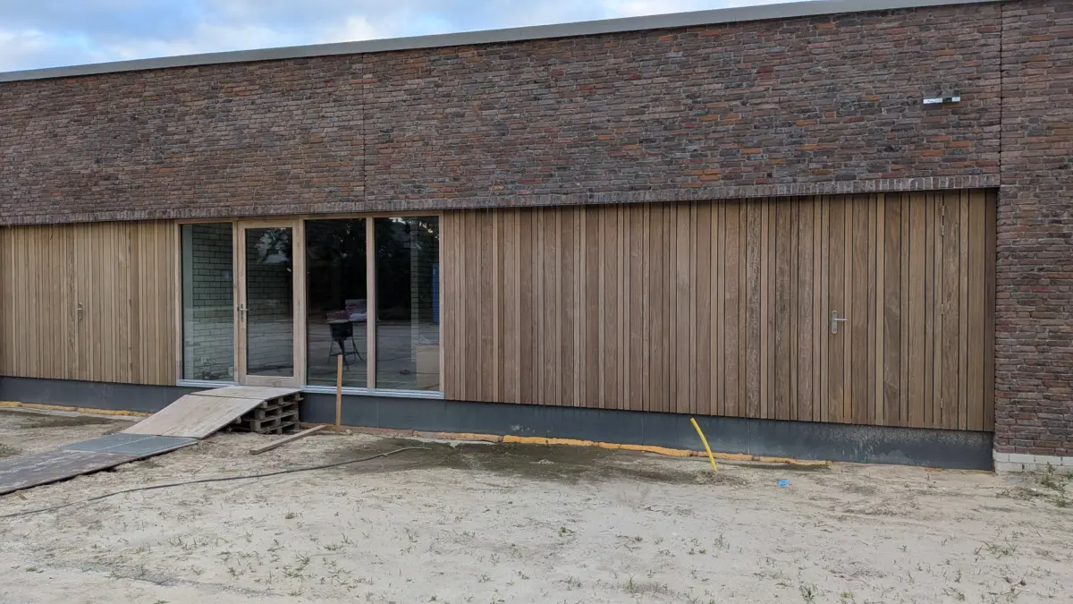 Deuren clubgebouw VV Havelte (foto De Werven)