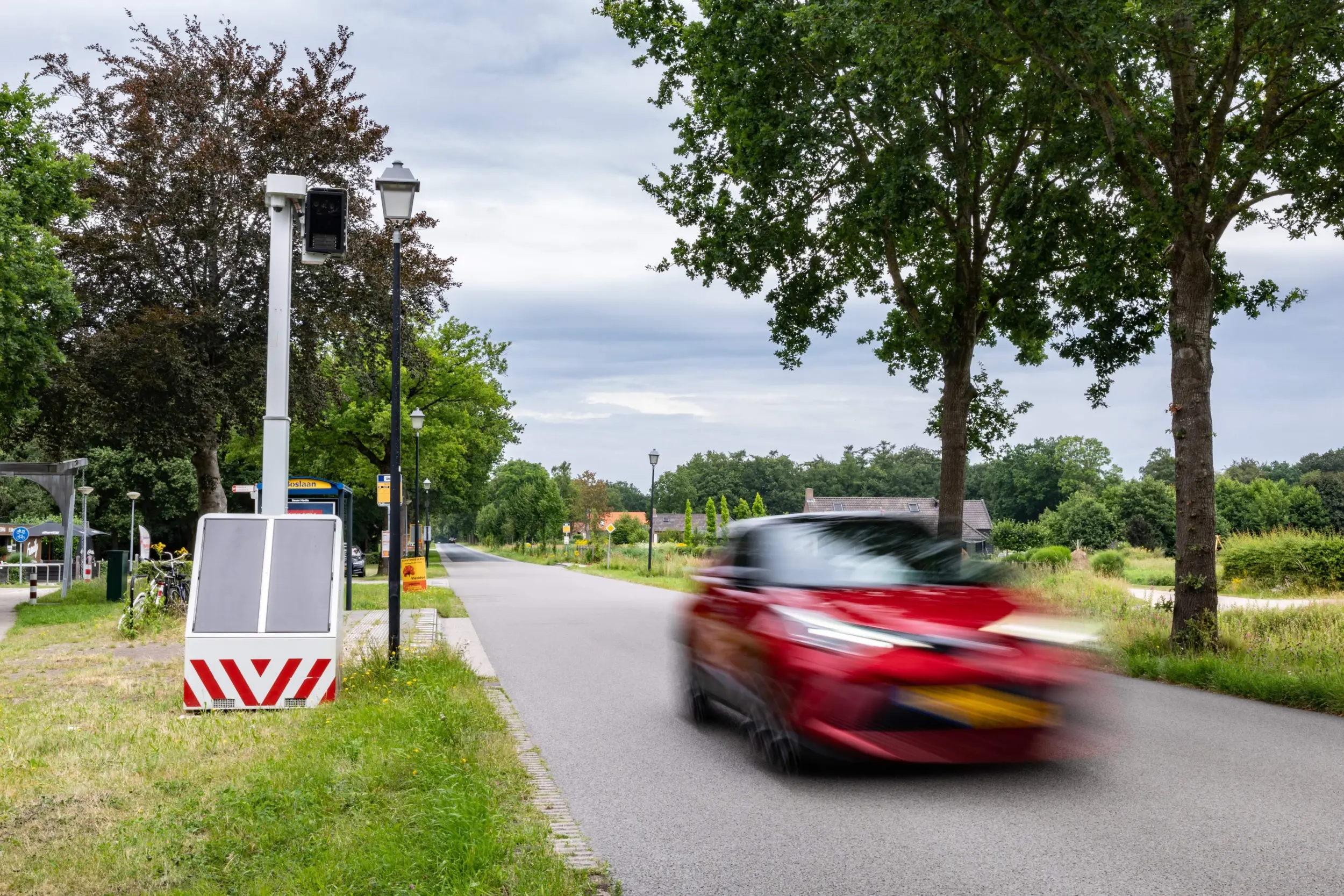 De flexflitser in hartje Wilhelminaoord (foto: BTBmedia).