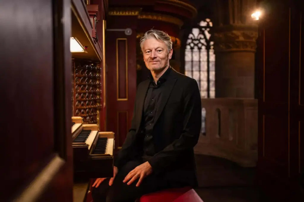 Organist Rotterdamse Laurenskerk bespeelt orgel in Grote Kerk Steenwijk