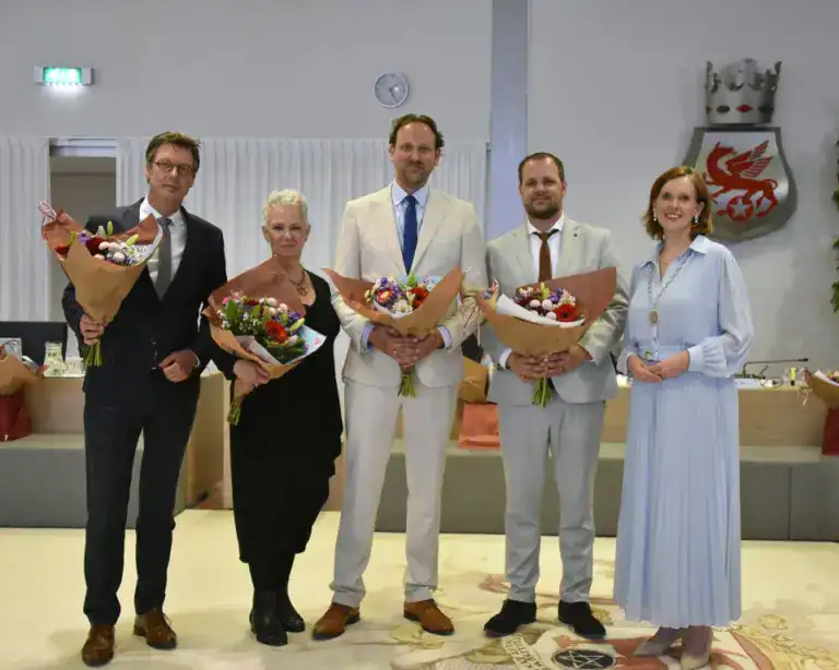 Het nieuwe College van Weststellingwerf (Foto: Lenus van der Broek)