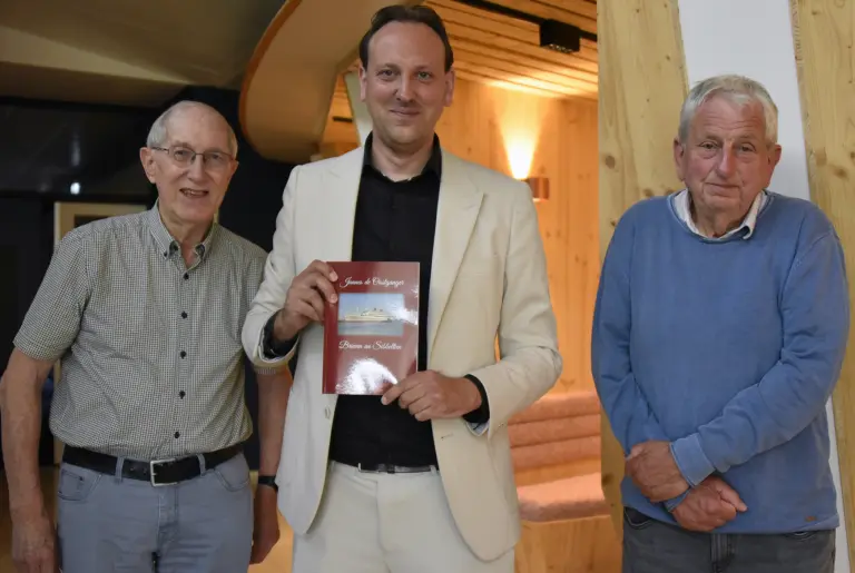 Fleurige prissentaosie van et boek Jannes de Oostganger