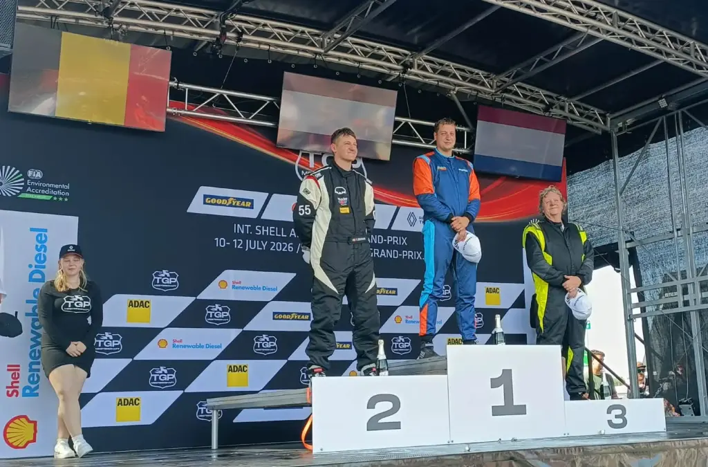 Truckcoureur Robbin Kruithof kroont zich tot kampioen op de Nürburgring