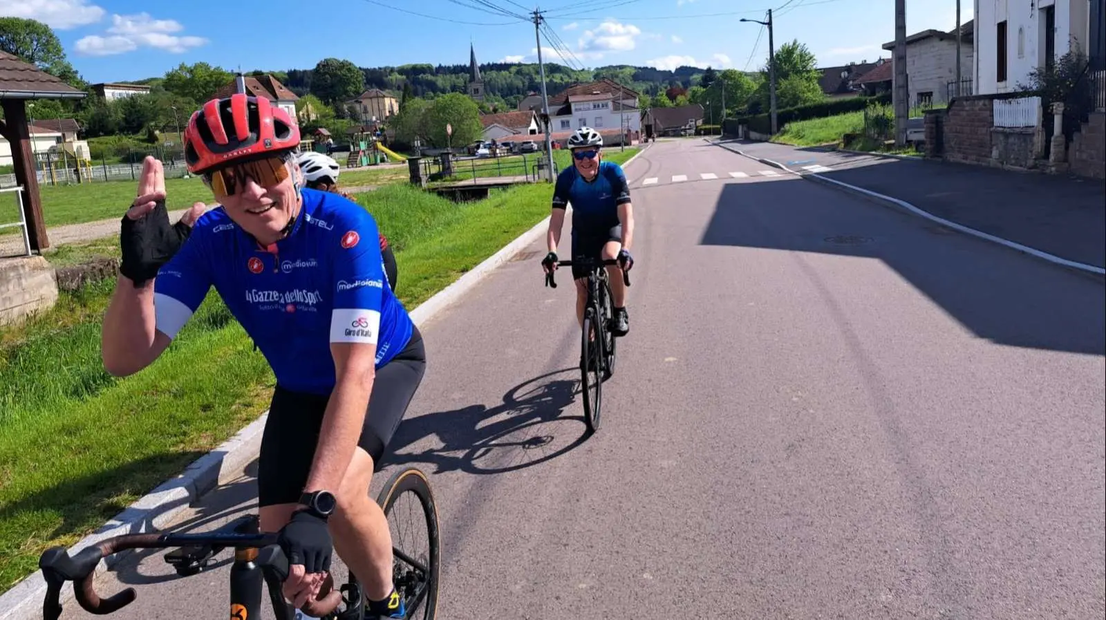 De gebroeders Busse op de fiets