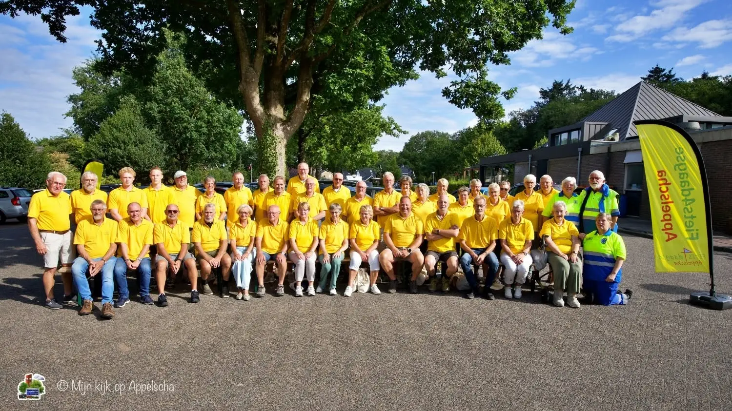 Vrijwilligers van de Fiets4Daagse Appelscha (Foto: Harry Lasker).
