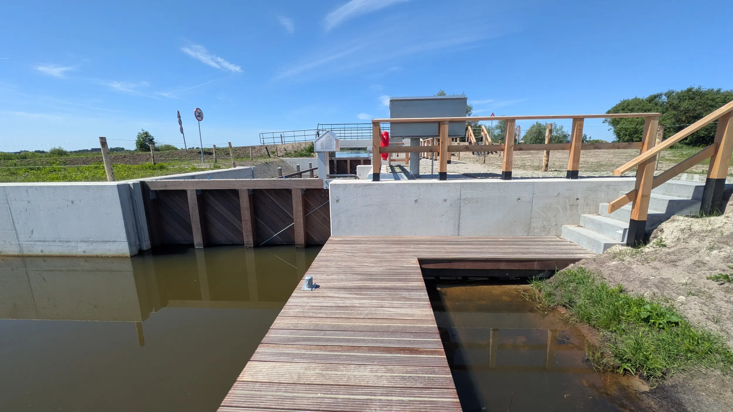 Sluis Eeserwold vanaf Aa Foto De Werven