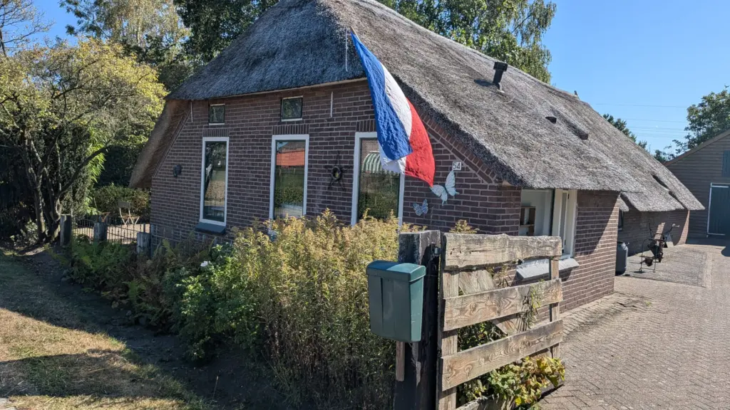 Boerenprotest op pontons in Giethoorn