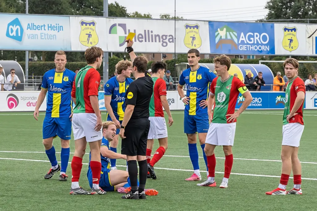 Olde Veste werkt hard voor verdiende zege op Bon Boys (foto Adri van Sleen)