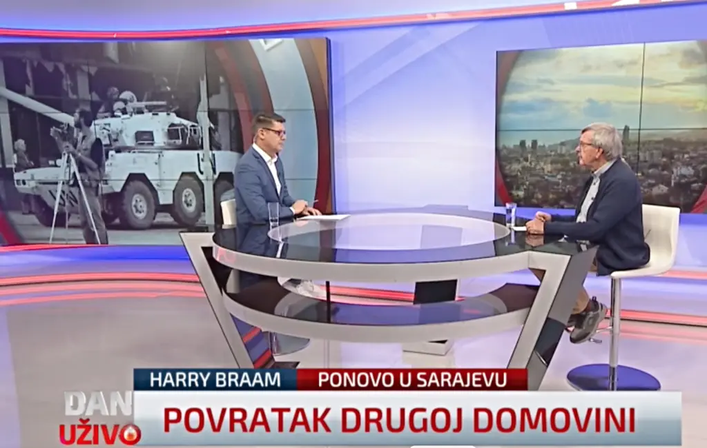 Interview met Harry Braam op tv-zender N1. Sarajevo (foto YouTube)