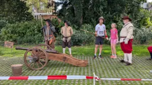 Wethouder Melvin Smit kinderburgemeester Yinthe Spijker Start Stone City Run 2026.jpg