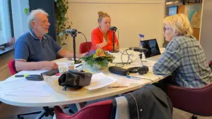 Podcastmakers (vlnr) Henk Dillerop, Geartsje de Vries en Margriet Brandsma (Foto: Eigen foto).