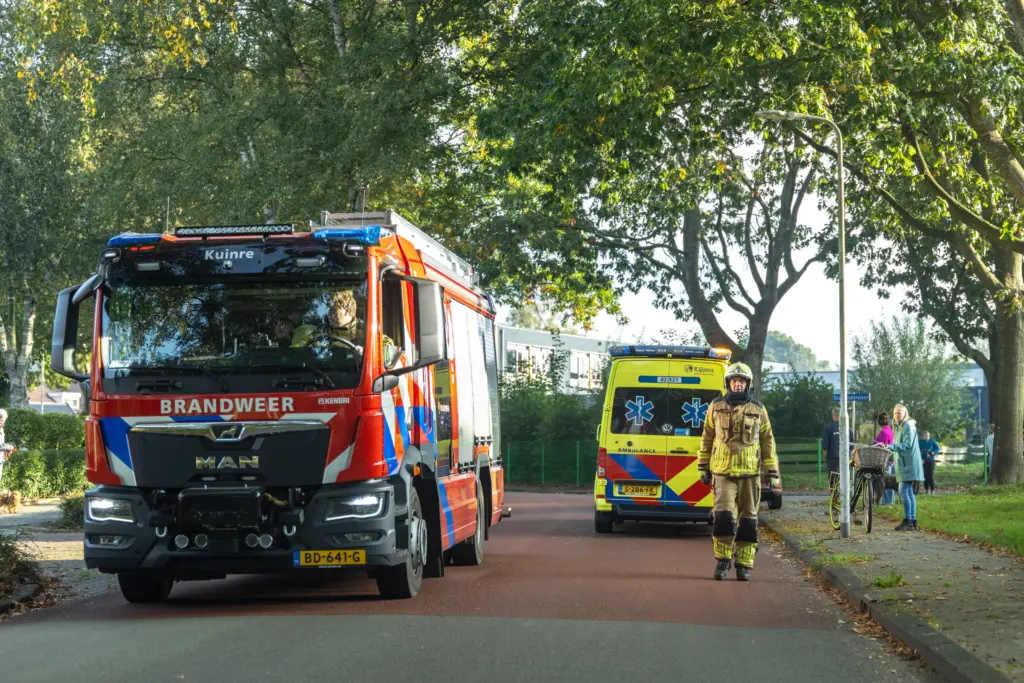 Brandweer en ambulance ter plaatse in Wolvega (foto: BTBMedia)