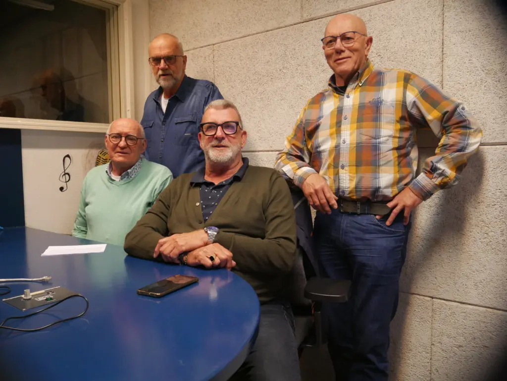 Het huidige team van het Shantycafé (v.l.n.r. Jan Talsma, Anne Osinga, Hans Mertens en Johannes Schokker (Foto: Eigen foto).