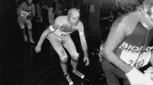 Jan Roelof Kruithof, op 48-jarige leeftijd, een van de favorieten in de Elfstedentocht van 1985 (foto: RTV Drenthe/ANP).
